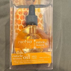 Cuccio Cuticle Revitalizing Oil